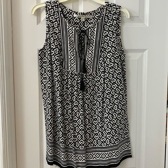 Max Studio Size Medium sleeveless blouse black & white like new with tassel tie - Picture 1 of 6